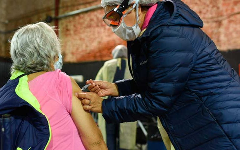 Se vacunaron contra la gripe 205.000 adultos mayores