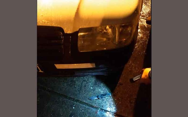 Detienen a dos hombres que robaron una camioneta Detienen a dos hombres que robaron una camioneta