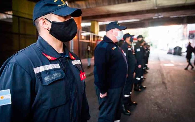 Santilli visitó a los Bomberos Voluntarios en su día