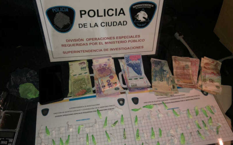 Detienen a Dealer en Constitución.