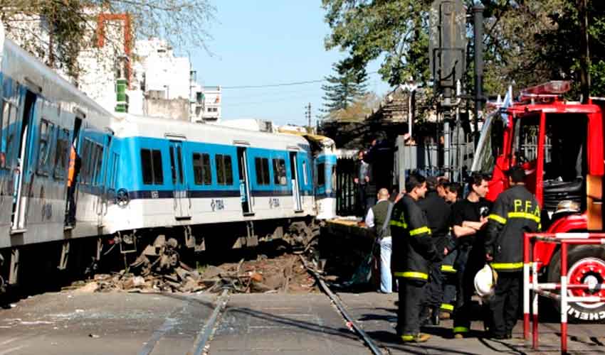 9 años del trágico accidente ferroviario y un colectivo en Flores