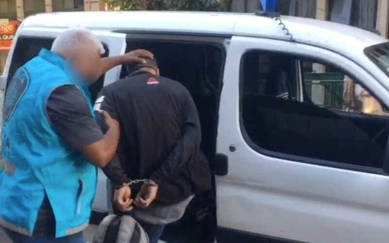 La Policía detuvo a un arrebatador en Balvanera La Policía detuvo a un arrebatador en Balvanera