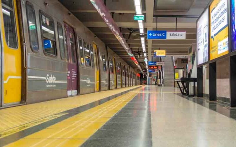 Avanzan las obras en el sistema de señalamiento de la Línea E Avanzan las obras en el sistema de señalamiento de la Línea E