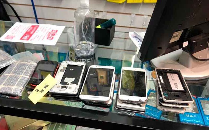 Secuestran más de mil de celulares robados en Balvanera Secuestran más de mil de celulares robados en Balvanera