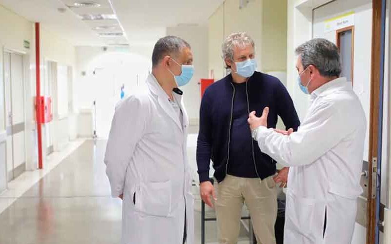 Felipe Miguel recorrió las obras del Hospital Álvarez