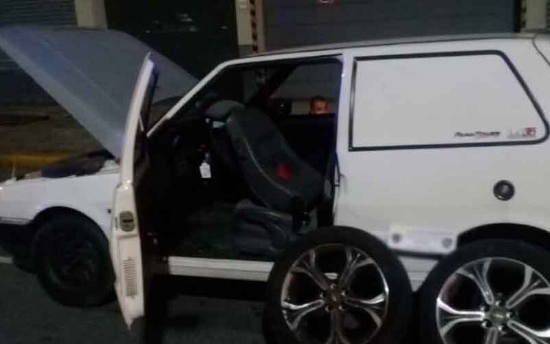 La Policía detuvo a dos reincidentes roba ruedas
