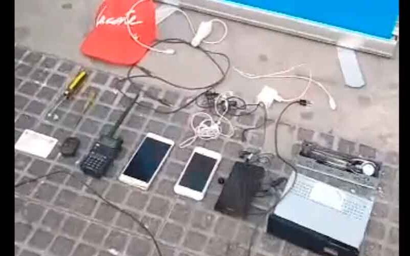 Tres detenidos por intentar robar autos con un inhibidor de señal Tres detenidos por intentar robar autos con un inhibidor de señal