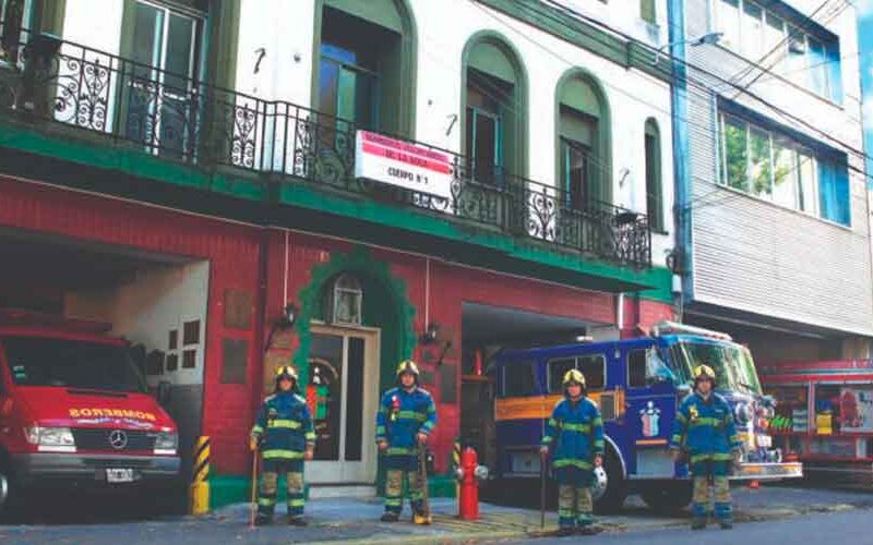 Bomberos de La Boca: 50 MIL días de servicio solidario Bomberos de La Boca: 50 MIL días de servicio solidario