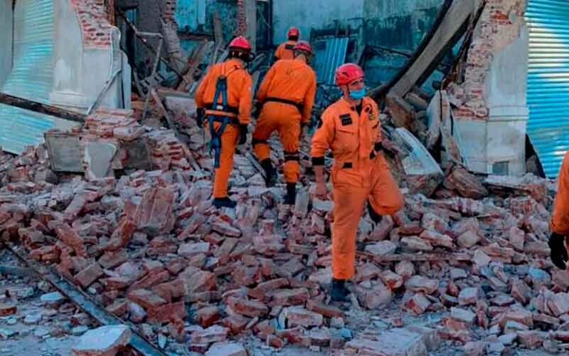 Derrumbe en una obra en construcción Derrumbe en una obra en construcción
