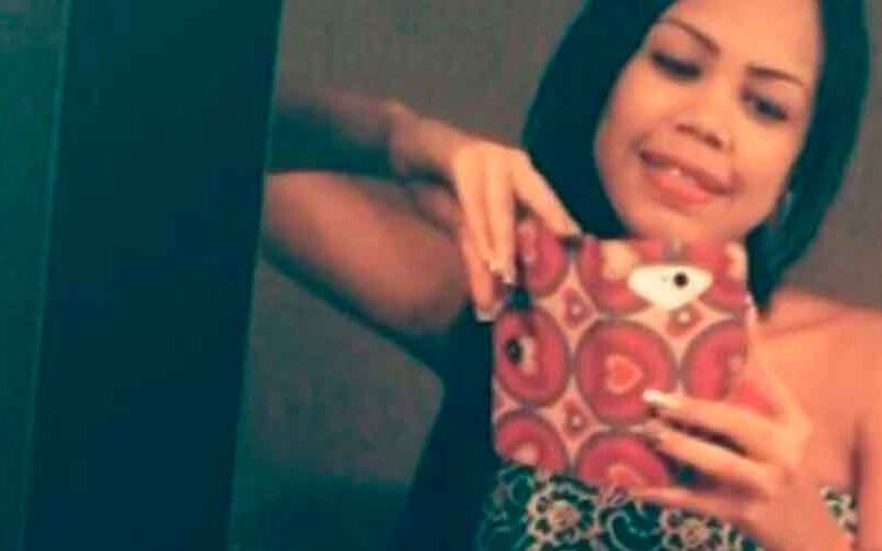 Mató a su mujer a puñaladas frente a su hijo Mató a su mujer a puñaladas frente a su hijo