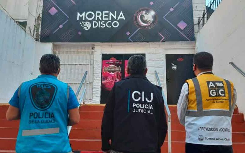 Allanan disco e incautan mobiliario y equipos de sonido Allanan disco e incautan mobiliario y equipos de sonido
