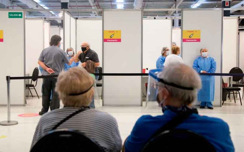 5.591 personas recibieron la vacuna contra el COVID-19 5.591 personas recibieron la vacuna contra el COVID-19