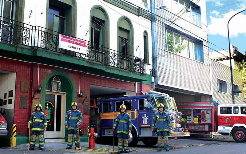 2 de Junio: Día del Bombero Voluntario 2 de Junio: Día del Bombero Voluntario