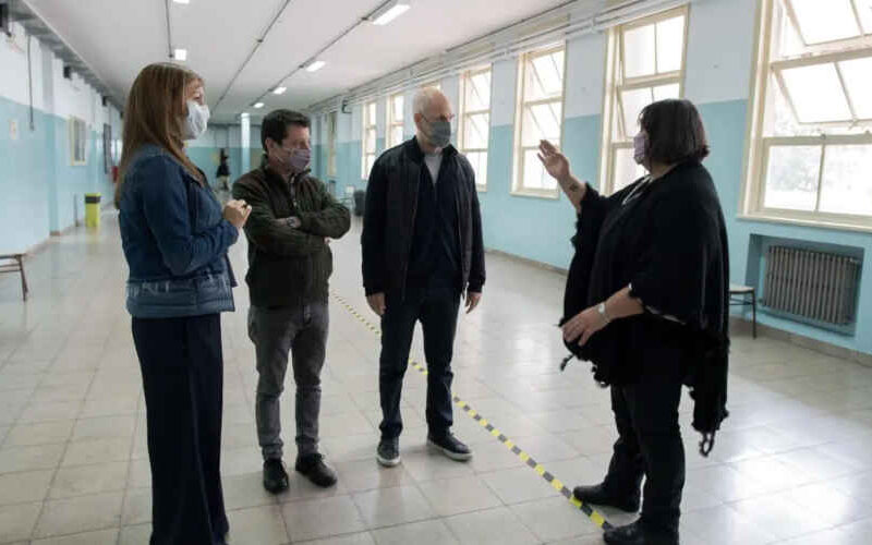 Larreta y Acuña visitaron colegio en Flores Larreta y Acuña visitaron colegio en Flores