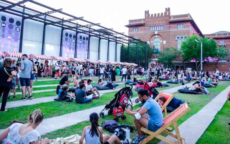 Miles de chicos disfrutaron de La Nochecita con Ciudad Encantada Miles de chicos disfrutaron de La Nochecita con Ciudad Encantada