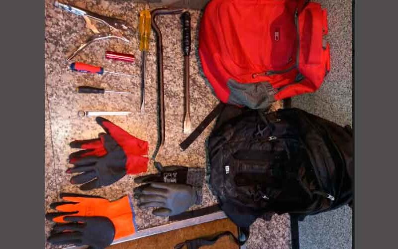 Tres detenidos por entrar a robar a un departamento Tres detenidos por entrar a robar a un departamento