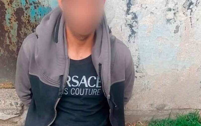 Detienen a un arrebatador de celulares en Parque Chacabuco Detienen a un arrebatador de celulares en Parque Chacabuco