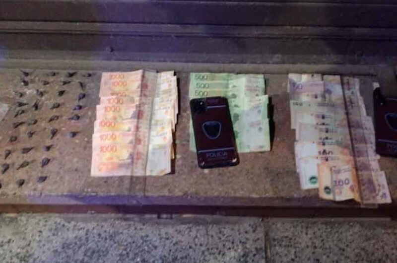 Una dealer fue detenida en el Barrio de Flores con dosis de cocaína Una dealer fue detenida en el Barrio de Flores con dosis de cocaína