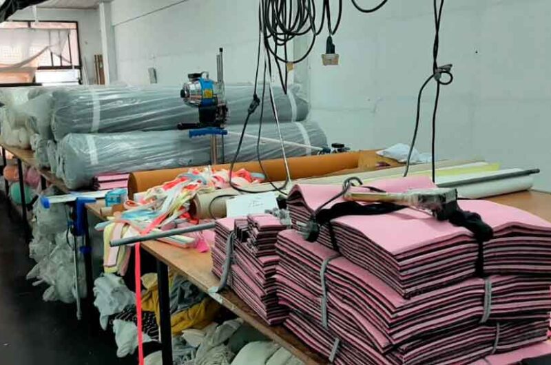 Incautan miles de prendas ilegales por valor millonario en allanamientos en Flores Incautan miles de prendas ilegales por valor millonario en allanamientos en Flores