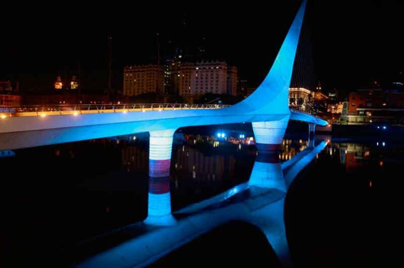 Se iluminaron monumentos por el Make a Wish Se iluminaron monumentos por el Make a Wish