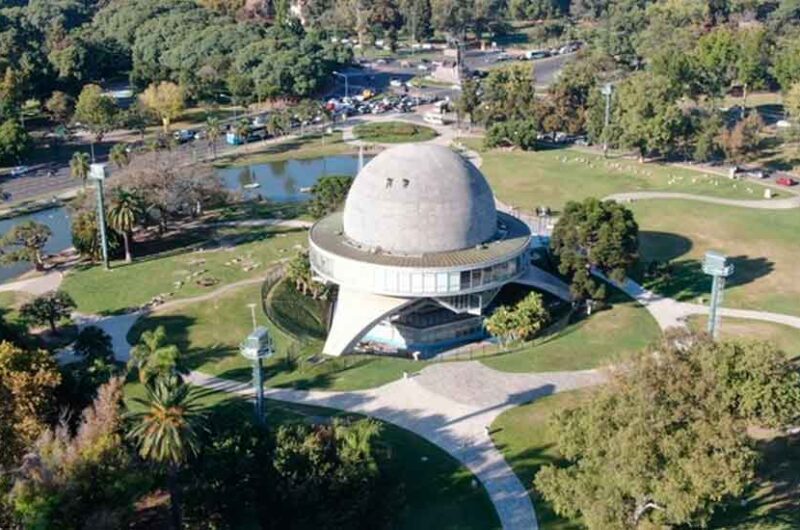 Renuevan las luces de la cúpula del Planetario