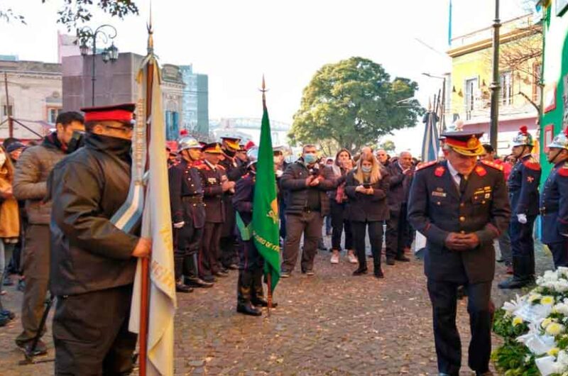 Los bomberos voluntarios celebraron su día en La Boca