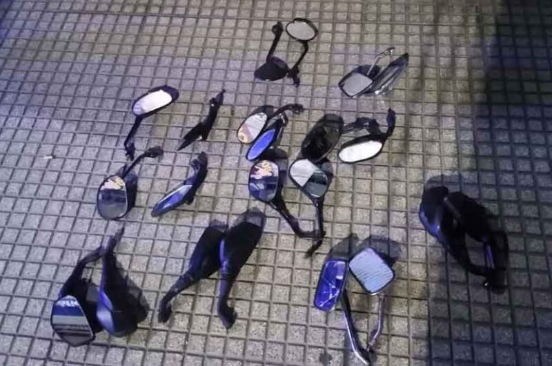 Cayó un ladrón de espejos de motocicletas en Flores Cayó un ladrón de espejos de motocicletas en Flores