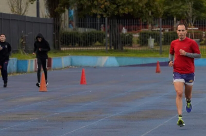 Cierran la pista de atletismo del Parque Chacabuco por arreglos Cierran la pista de atletismo del Parque Chacabuco por arreglos