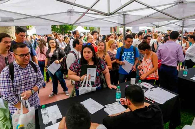 Octava edición de Expo Empleo Barrial en Parque Chacabuco