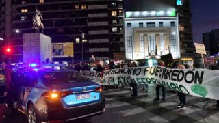 Nueva protesta de vecinos de Caballito contra el Parque Lineal