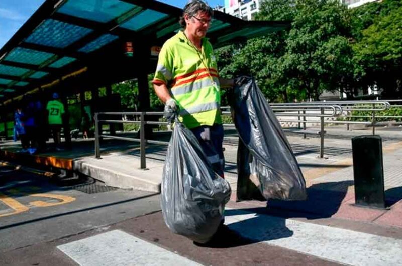 Operativo de limpieza luego del festejo Operativo de limpieza luego del festejo