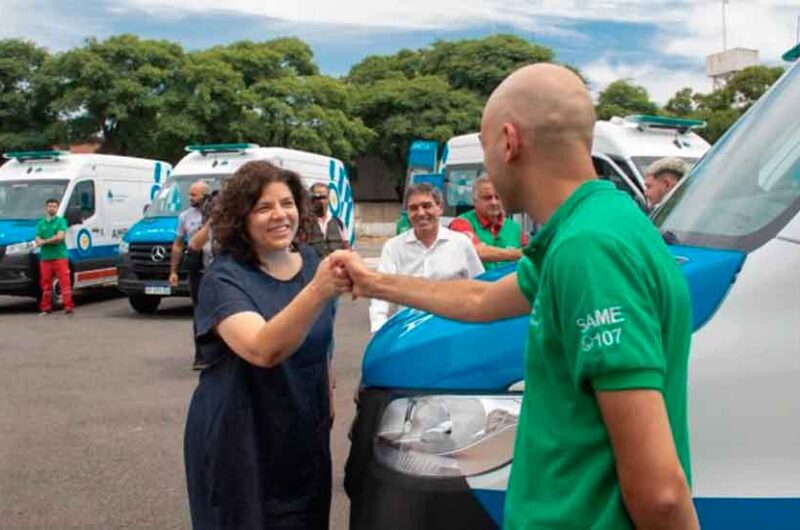 Nación entregó nuevas ambulancias a la Ciudad