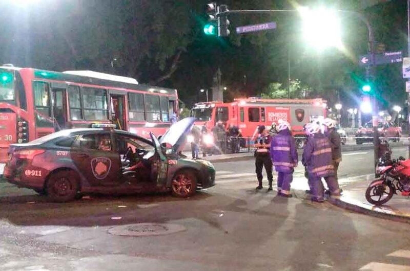 Tránsito: Chocaron un colectivo y un patrullero en Flores