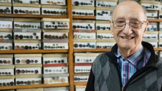 Emblemática botonería de Flores cumple noventa años