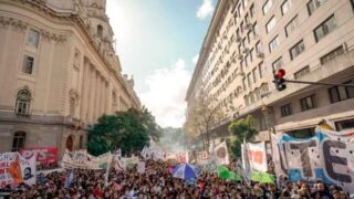 Gremios docentes convocan a un paro y a una movilización