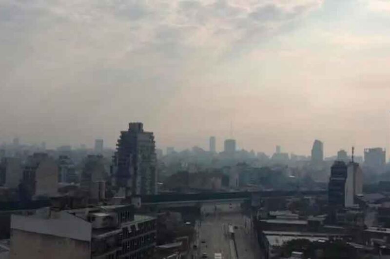 Hasta cuándo habrá humo y olor a quemado en Buenos Aires