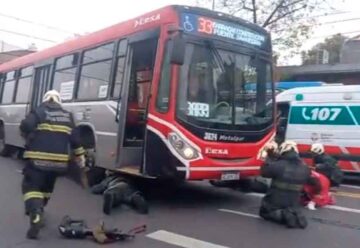 Una mujer fue atropellada por un colectivo en Flores