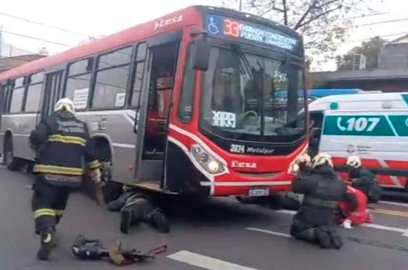 Una mujer fue atropellada por un colectivo en Flores