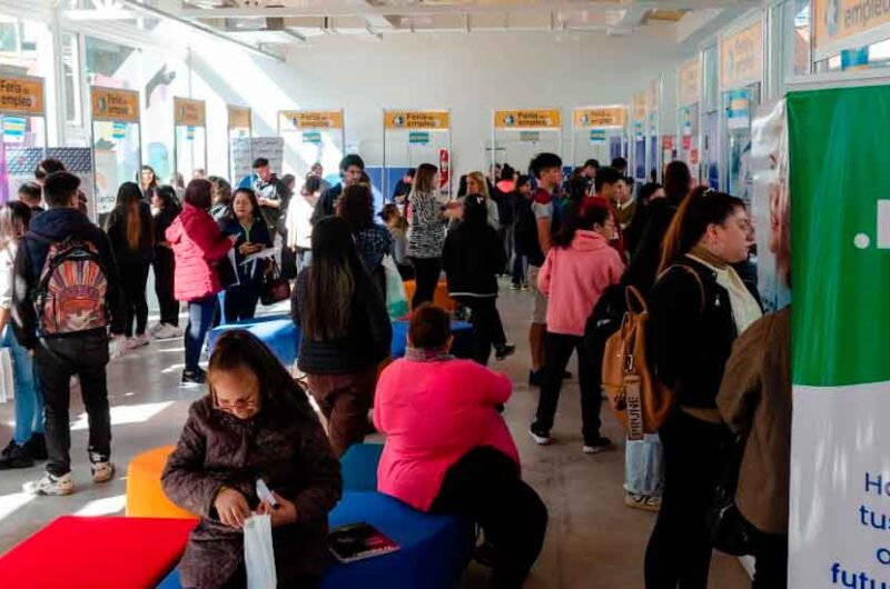 El Barrio Mugica celebró la segunda edición de la Feria de Empleo