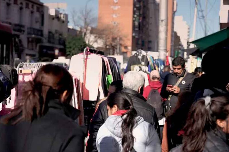 La avenida Santa Fe está desierta y Avellaneda explota