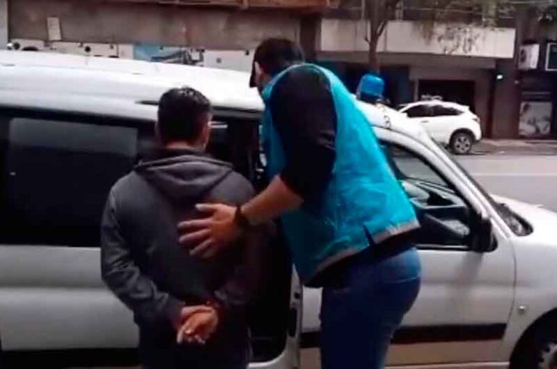 Detuvieron a un profesor que había abusado de una alumna Detuvieron a un profesor que había abusado de una alumna