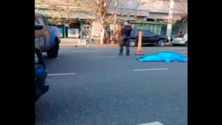 Una mujer murió luego de ser atropellada por un auto