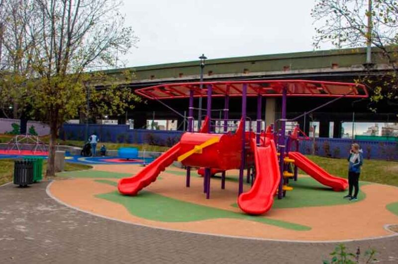 Nuevos patios de juegos en Parque Chacabuco Nuevos patios de juegos en Parque Chacabuco
