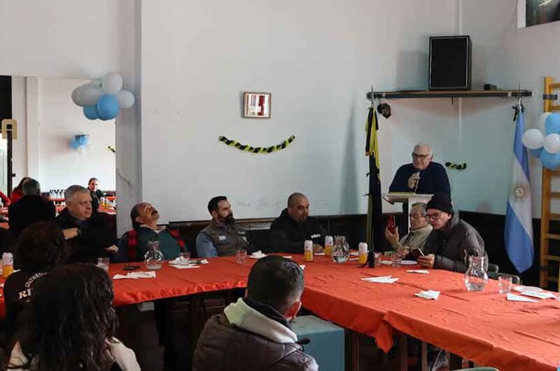 Los Radioaficionados de Parque Chacabuco de aniversario