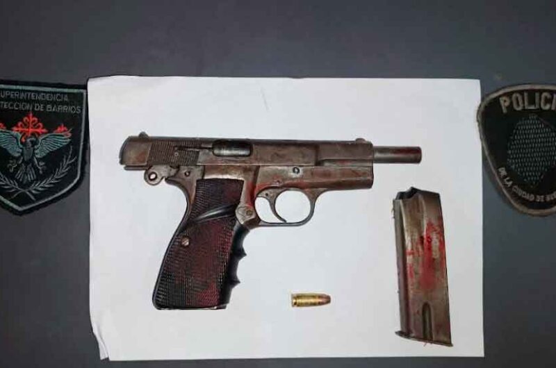 Detienen a un pistolero del Barrio 31 y a sus cómplices Detienen a un pistolero del Barrio 31 y a sus cómplices