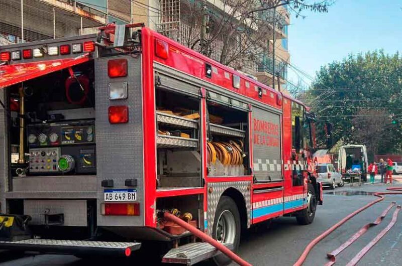 Hallan armas y seis granadas durante un incendio en Palermo