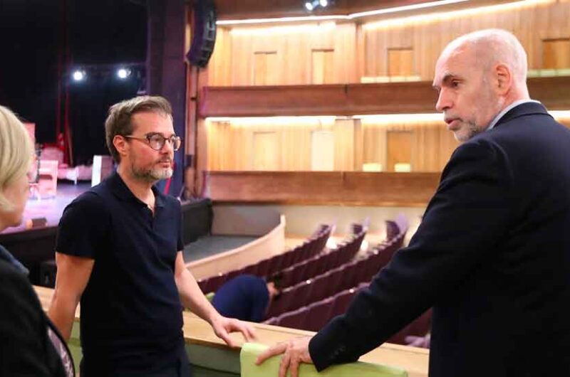 Larreta recorrió las obras que se hicieron en el Teatro Alvear