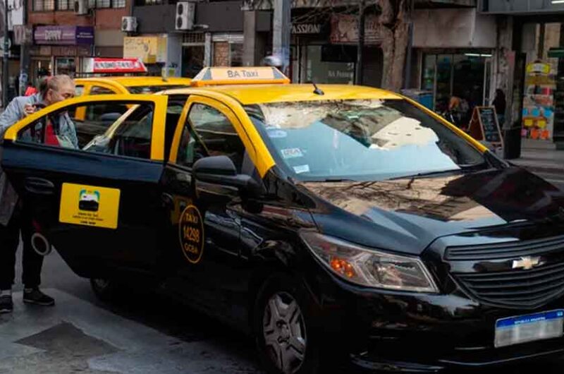 Taxis: La tarifa de taxis aumentó este martes un 20%