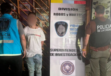 Dos detenidos por el arrebato de un teléfono celular
