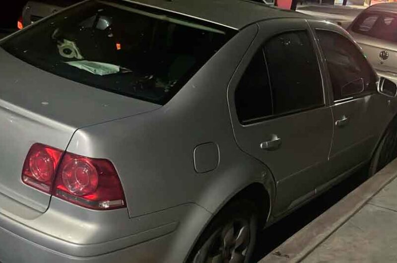 Tres detenidos por intentar robar vehículos estacionados Tres detenidos por intentar robar vehículos estacionados